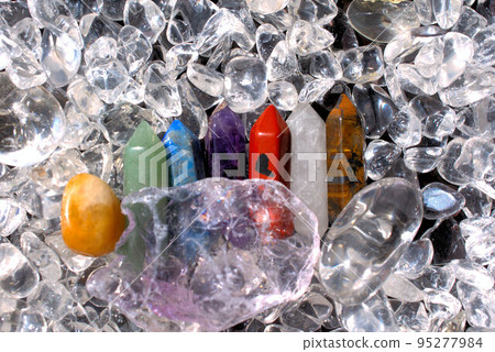 多彩的電力石背景 95277984