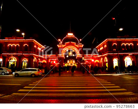 丹麥，哥本哈根，晚上的蒂沃利花園 95278663