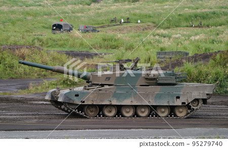 Ground Self-Defense Force Type 90 tank on standby 95279740
