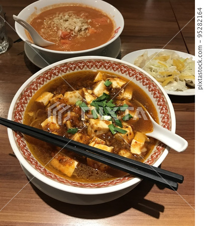 delicious chinese food delicious chinese food 95282164