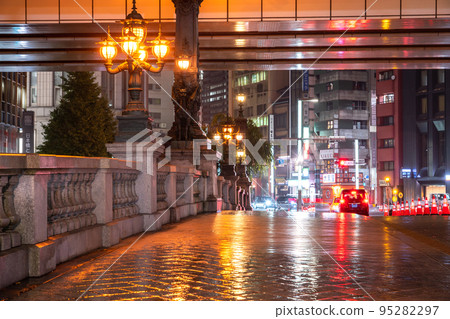 夜晚的“東京”日本橋,多雨的風景 夜晚的“東京”日本橋,多雨的風景 95282297