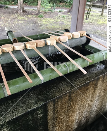 Landscape of the hand water house 95285575