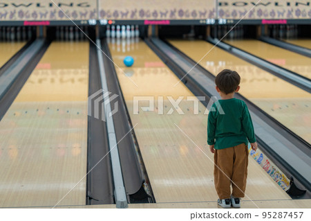 Bowling kid Bowling kid 95287457