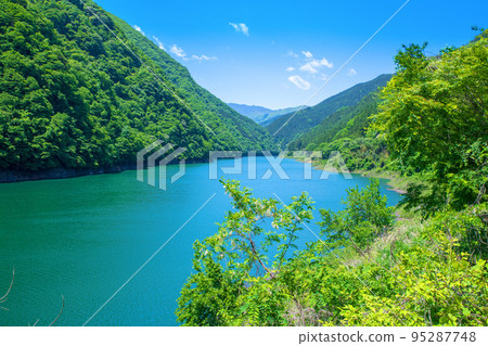 秩父湖、二瀨水壩、初夏風景 秩父湖、二瀨水壩、初夏風景 95287748