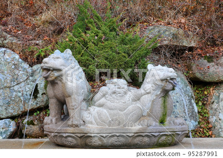 Gyeongju Seokguram Grotto, Seokguram Grotto, Hermitage, Buddhism, Hanok, Lotus Lantern, Temple, Buddha Statue, Gwaneum Bodhisattva, Gyeongju Seokguram Grotto, Seokguram Grotto, Hermitage, Buddhism, Hanok, Lotus Lantern, Temple, Buddha Statue, Gwaneum Bodhisattva, 95287991