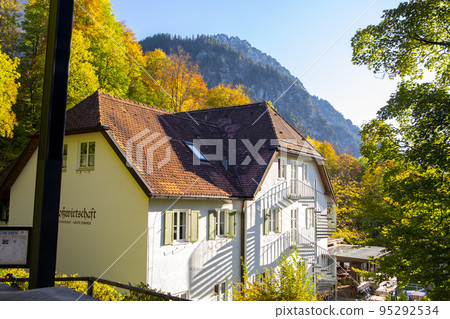 小鎮，德國，德國巴伐利亞，施旺高鎮，小さな町、ドイツ、バイエルン、ドイツ、シュヴァンガウ、town 95292534
