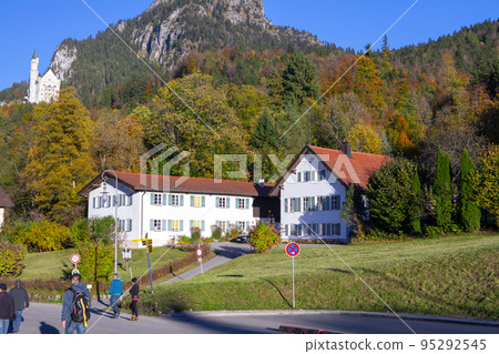 小鎮，德國，德國巴伐利亞，施旺高鎮，小さな町、ドイツ、バイエルン、ドイツ、シュヴァンガウ、town 95292545