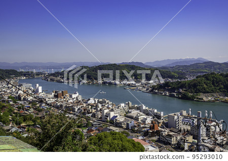 尾道：尾道海峽和向島：廣島縣尾道市 95293010