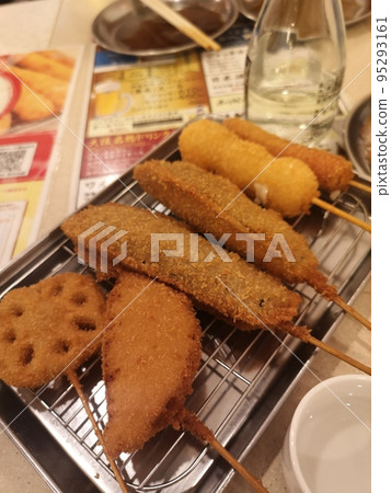 炒豬肉和那迦的串 95293161