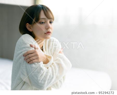 cold, tremble with a chill, the cold 95294272