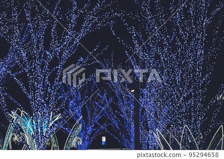 Hakata Station, Fukuoka Prefecture Beautiful illuminations during the Christmas season at the end of the year 95294658