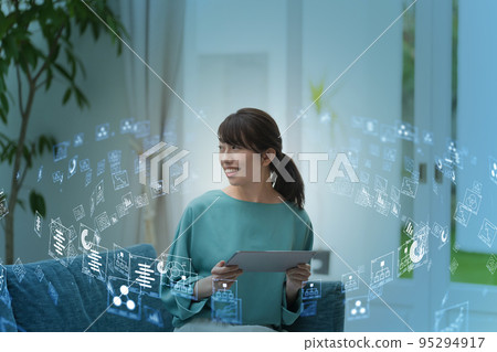 female, lady, woman 95294917