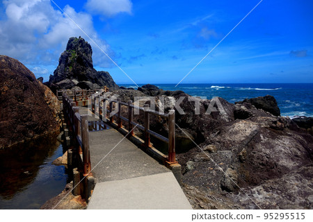 Shikoku・Cape Muroto・Cape Muroto Promenade・Bishago-Iwa rock with legend of beauty and well-maintained promenade・Cape Muroto Town, Kochi Prefecture(3) Shikoku・Cape Muroto・Cape Muroto Promenade・Bishago-Iwa rock with legend of beauty and well-maintained promenade・Cape Muroto Town, Kochi Prefecture(3) 95295515