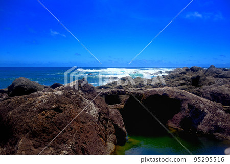 四國・室戶岬・室戶岬散步道・從美人岩看室戶岬的白浪・高知縣室戶開普敦(1) 95295516