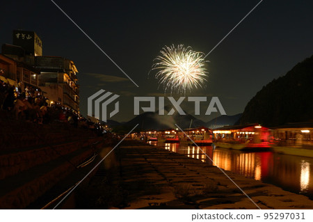 Fireworks of the Nagara River cormorant fishing Fireworks of the Nagara River cormorant fishing 95297031