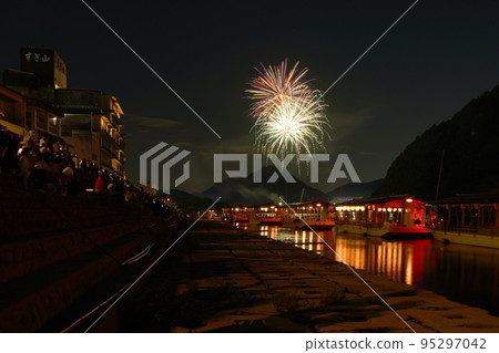 Fireworks of the Nagara River cormorant fishing Fireworks of the Nagara River cormorant fishing 95297042