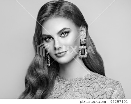Portrait beautiful woman with jewelry 95297101