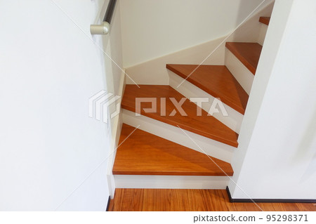 L-shaped stairs 95298371
