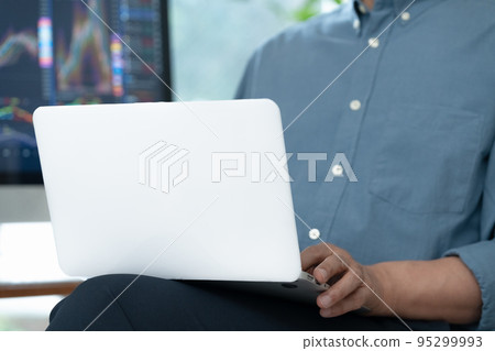 在家交易股票的人 在家交易股票的人 95299993