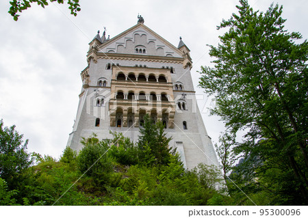 Germany, Bavaria, Hohenschwangau, Neuschwanstein Castle. Germany, Bavaria, Hohenschwangau, Neuschwanstein Castle. 95300096