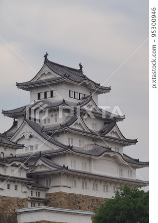 日本著名的城堡：姬路城：至少要去一次，也被稱為白鷺城。 95300946