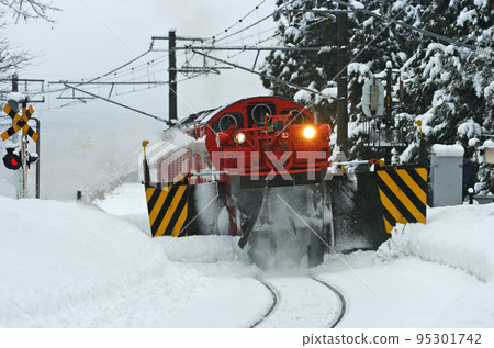 Shinetsu Main Line Sekiyama-Myoko Kogen JR East DD53-2 (Nagaoka) Special Snow Plow Train Tokusetsu 95301742
