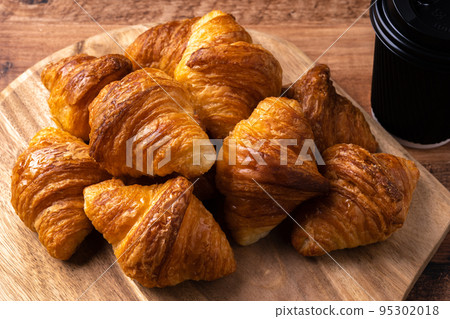 Mini croissant Mini croissant 95302018