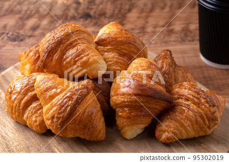 Mini croissant Mini croissant 95302019