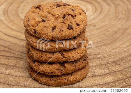 Chocolate chip cookies isolated on white background, Homemad cookies close up. 95302665