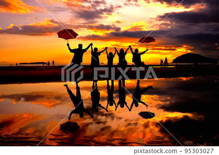 四國秩父浜海灘 任何人都可以成為英雄的神奇沙灘，黃昏時的美麗風景 香川縣水豐市 (1) 95303027