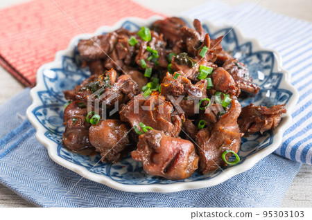 醬油醃製的炒胗 95303103