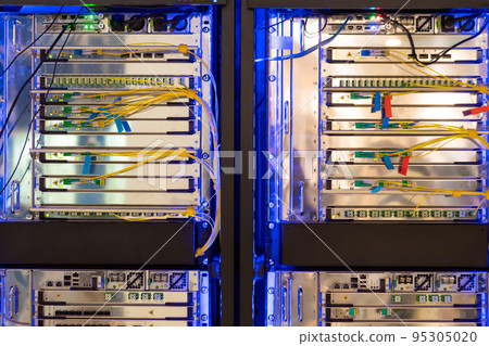 Telecommunication technology equipment - fiber optic cables and switch 95305020