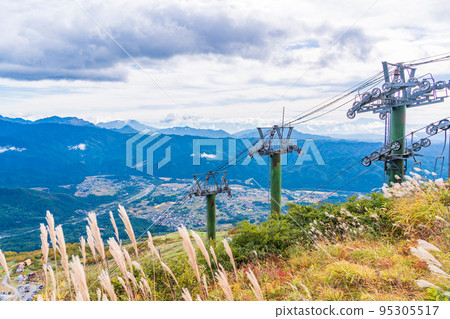 (Nagano Prefecture) Hakuba Happoone Ski Resort Kuroryhihei Lift Autumn 95305517