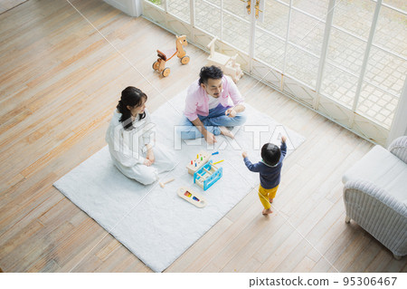 Living room family Living room family 95306467