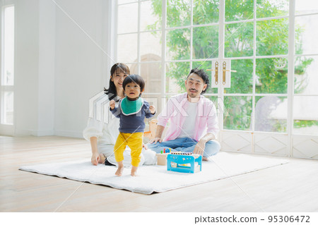 Living room family Living room family 95306472