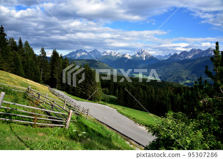 A fantastic setting A fantastic setting 95307286