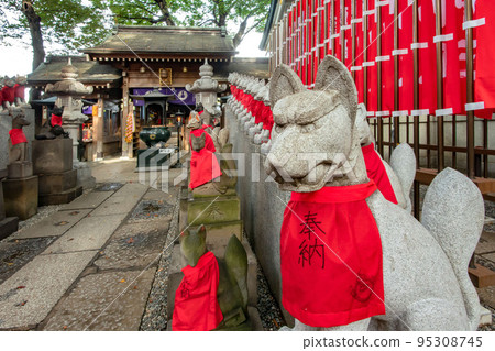 Toyokawa Inari Tokyo Branch Temple in Motoakasaka, Minato Ward, Tokyo Toyokawa Inari Tokyo Branch Temple in Motoakasaka, Minato Ward, Tokyo 95308745