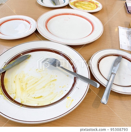 clean finished dishes clean finished dishes 95308793