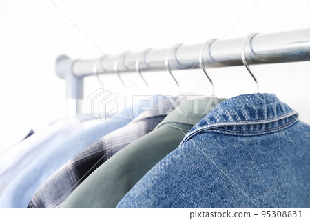 衣架上的衣服 95308831