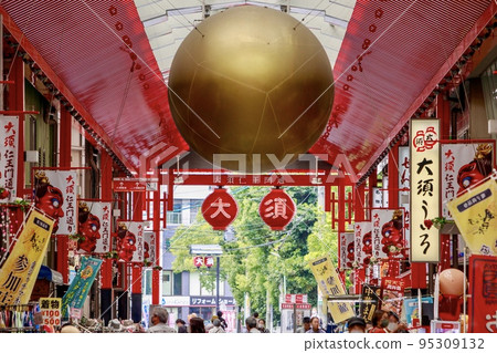 名古屋市大須商店街的二王門街 95309132
