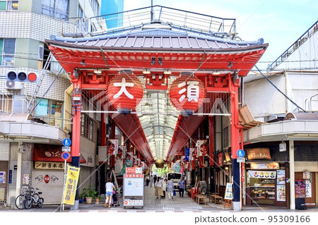 名古屋市大須商店街的二王門街 名古屋市大須商店街的二王門街 95309166