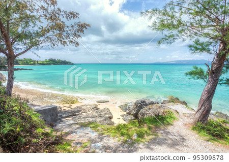 Okinawa emerald green sea 95309878