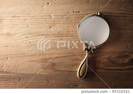 vintage hand mirror 95310581