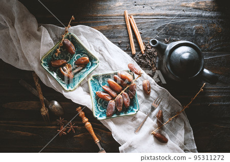 dried dates fruit (Date palm) dried dates fruit (Date palm) 95311272