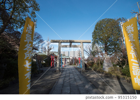 The precincts of Ishihama Shrine in Minami-Senju, Arakawa-ku, Tokyo, where you can see the seven lucky gods of Asakusa The precincts of Ishihama Shrine in Minami-Senju, Arakawa-ku, Tokyo, where you can see the seven lucky gods of Asakusa 95315150
