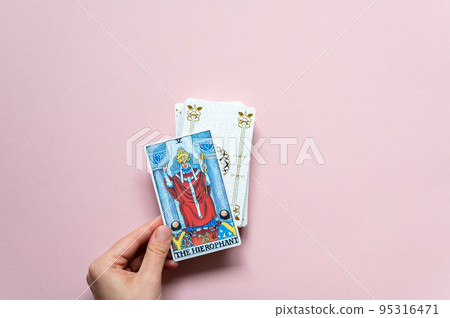 The classic card of Rider Waite deck 95316471