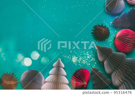 Trendy paper Christmas tree baubles Trendy paper Christmas tree baubles 95316476