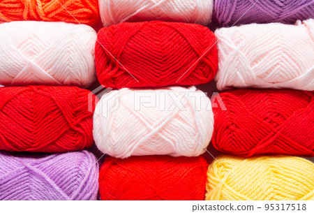 A lot of warm-colored yarn balls 100% acrylic yarn 95317518