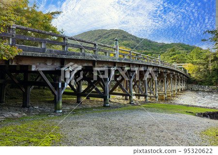Uji Bridge in early autumn 95320622