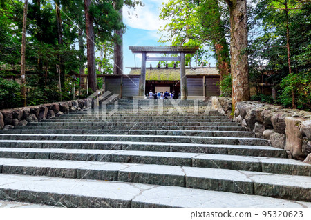 Imperial Shrine approach Imperial Shrine approach 95320623